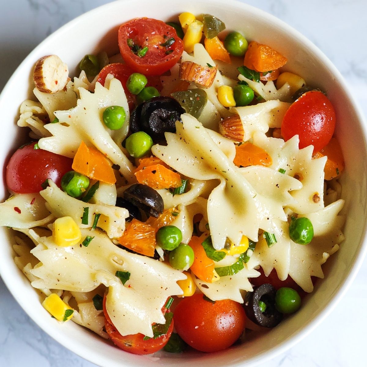 https://greenbowl2soul.com/wp-content/uploads/2019/10/easy-vegan-pasta-salad.jpg