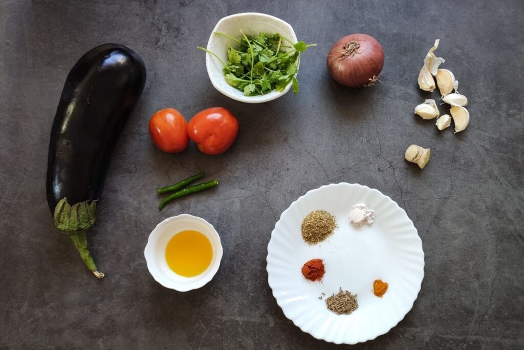 Ingredients required to make baingan bharta