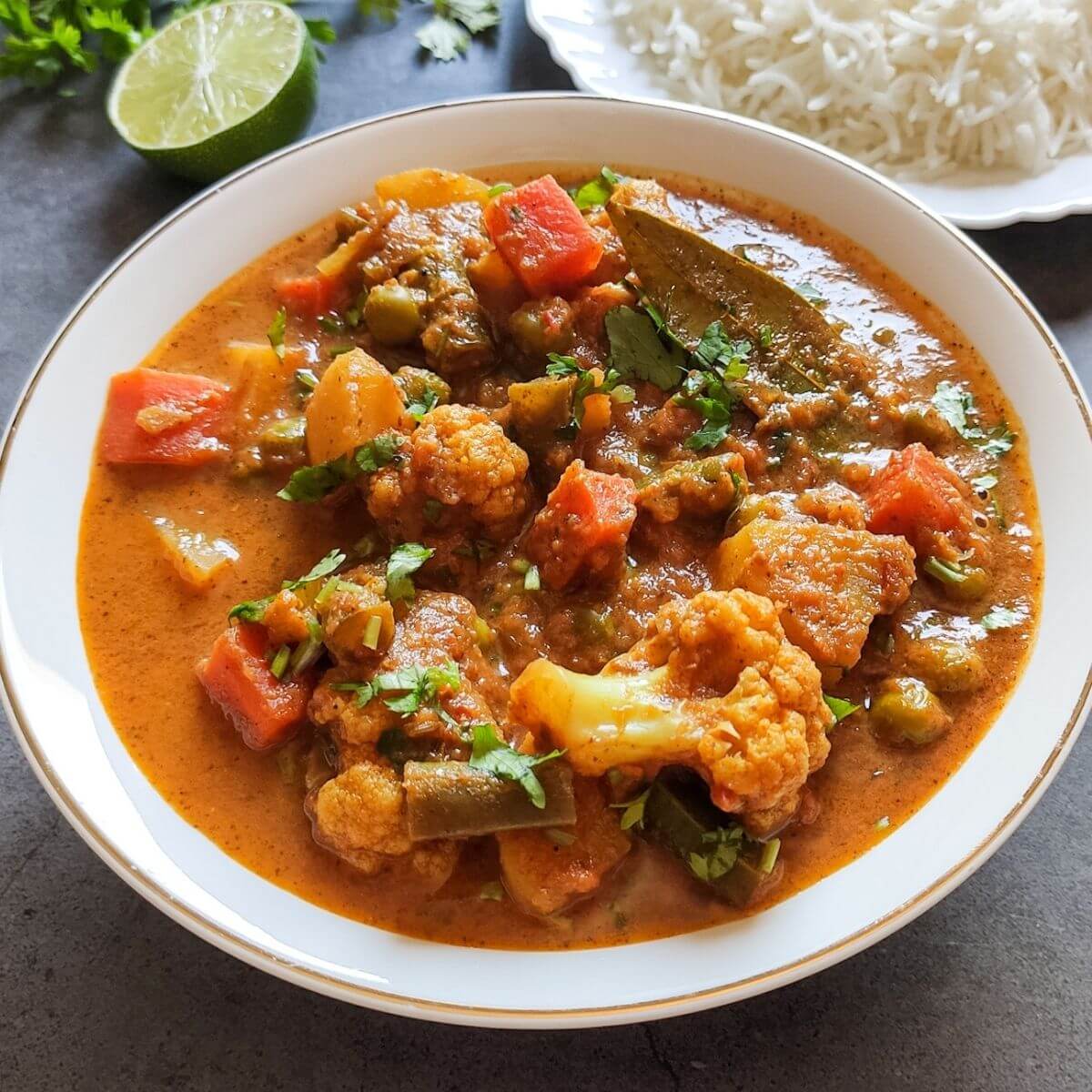 Indian vegetable curry - Mixed vegetable curry - Easy and tasty