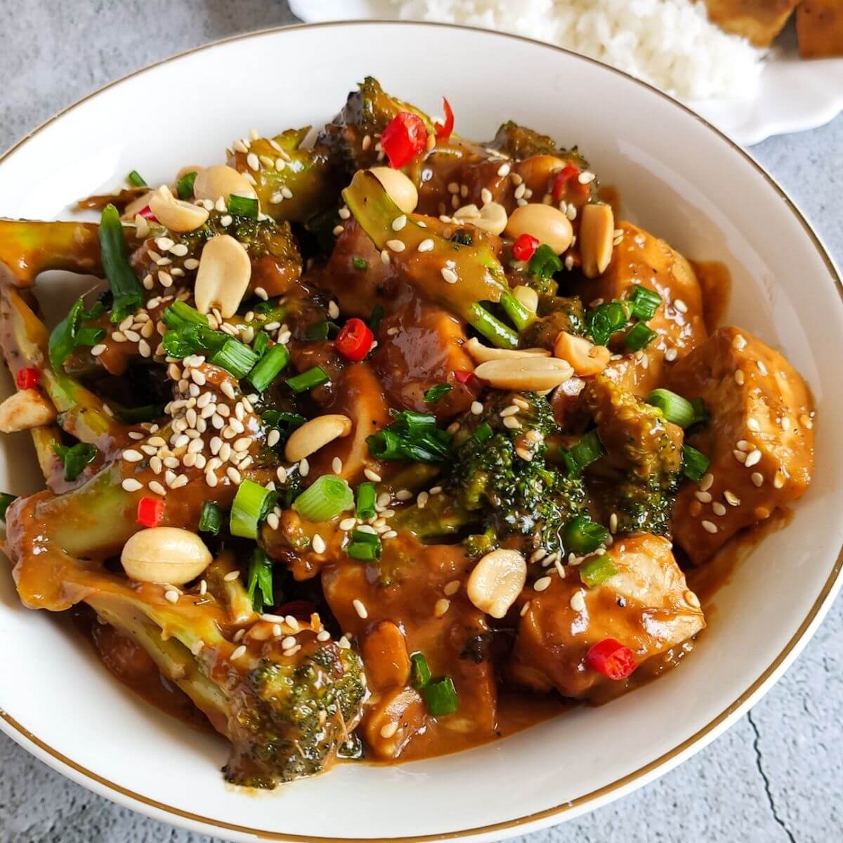 Tofu and broccoli stir fry in peanut sauce
