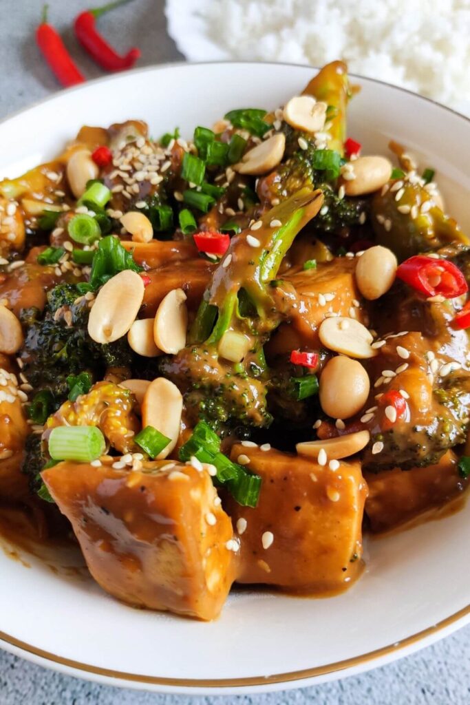 Tofu and broccoli stir fry in peanut sauce