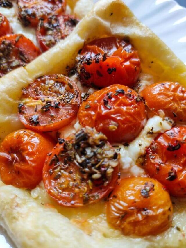 Tomato tarts with puff pastry