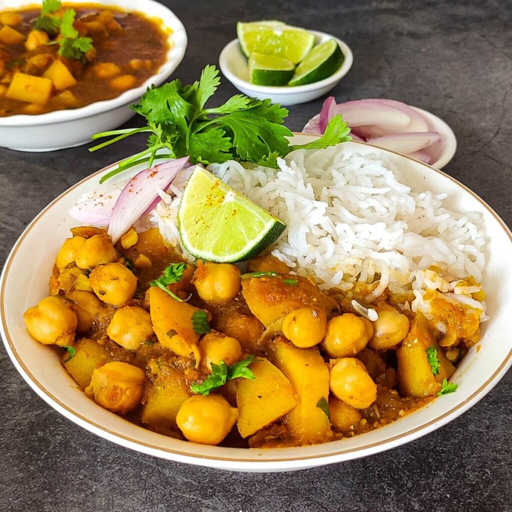 Curried potatoes and chickpeas (Aloo chana masala)