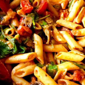 Penne rosa with mushrooms and spinach.